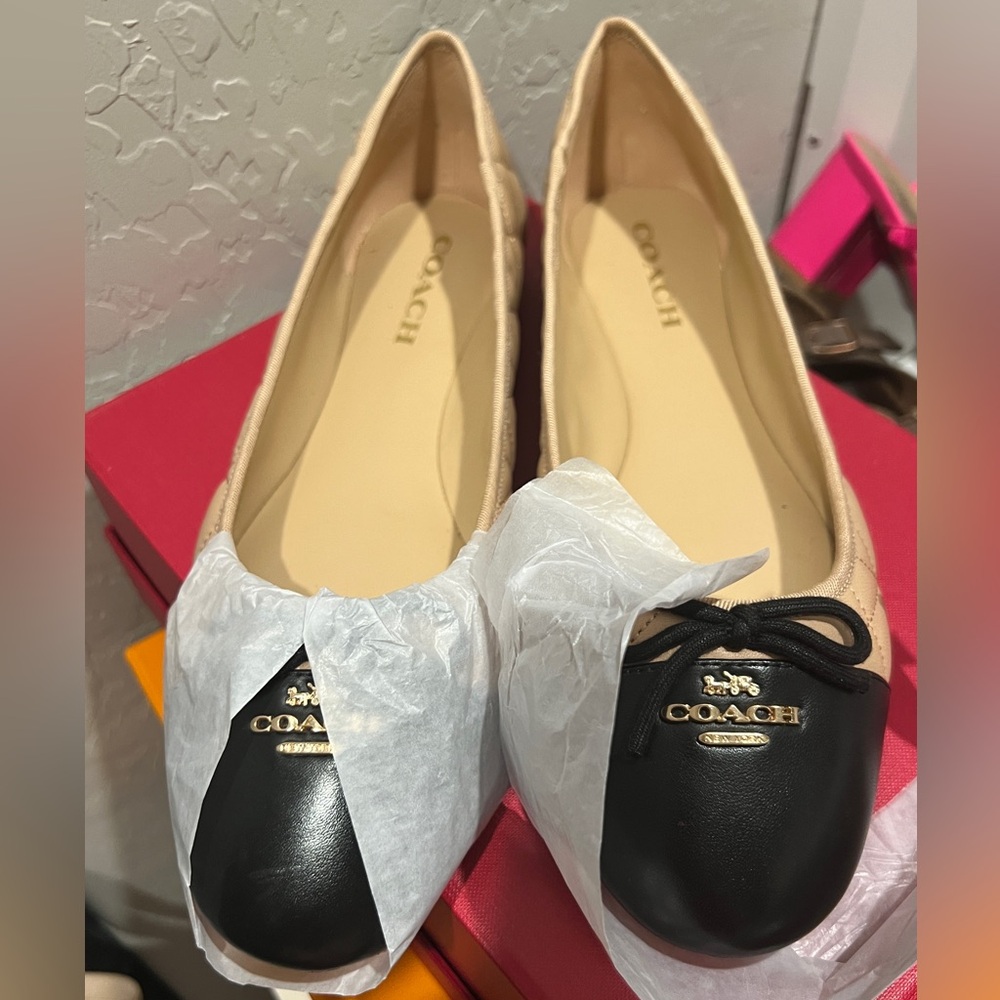 New Coach flats 10 - Picture 2 of 3